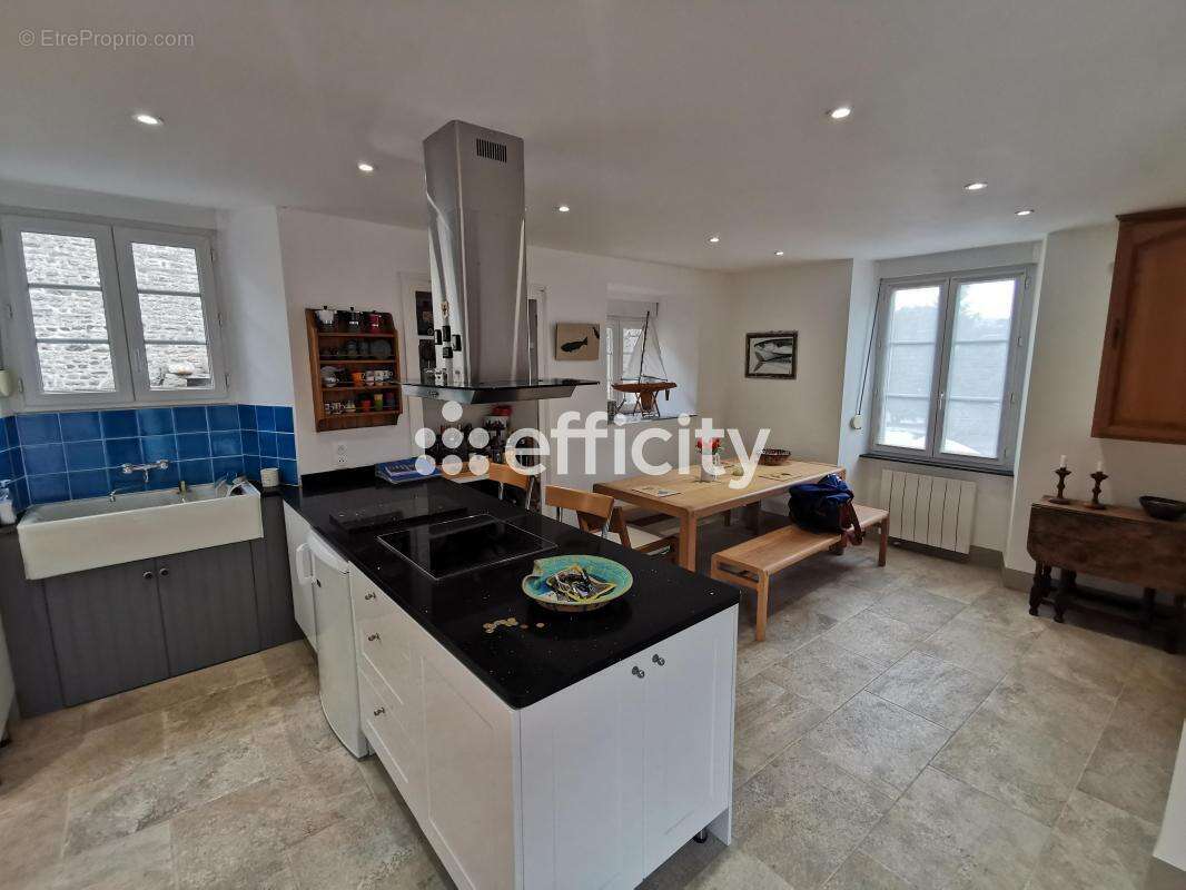 Maison à TESSY-SUR-VIRE