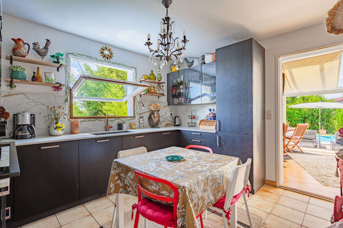 Bassussarry   Propriété familiale au calme absolu sur un parc arboré de 1 188 m2 - photo 8