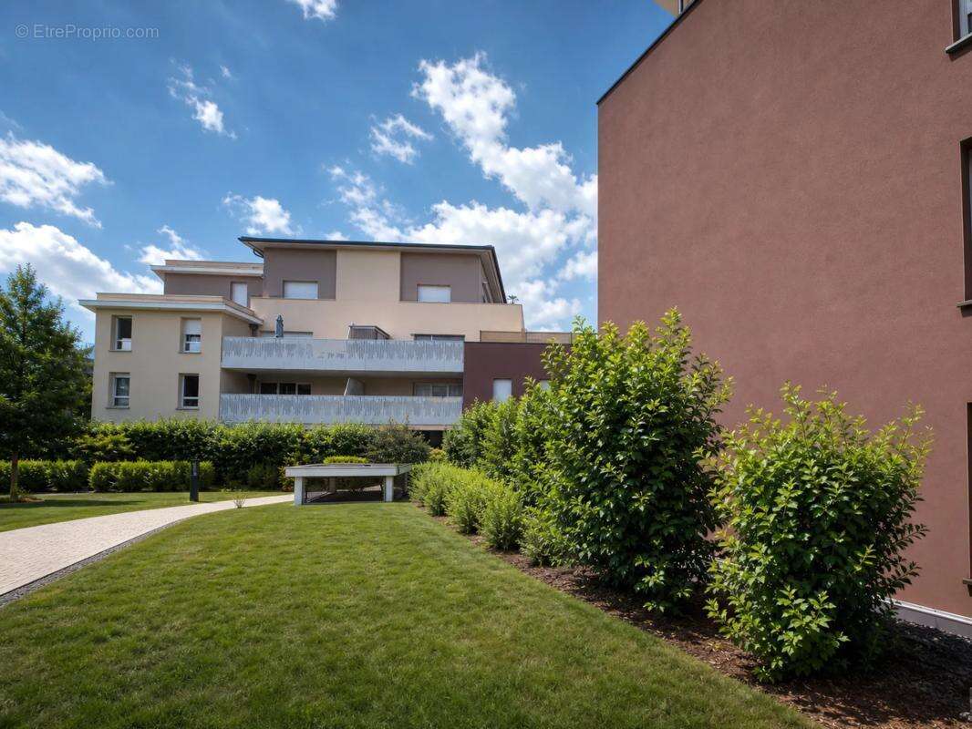 Vétraz-Monthoux – T3 récent avec balcon et double garage - photo 17
