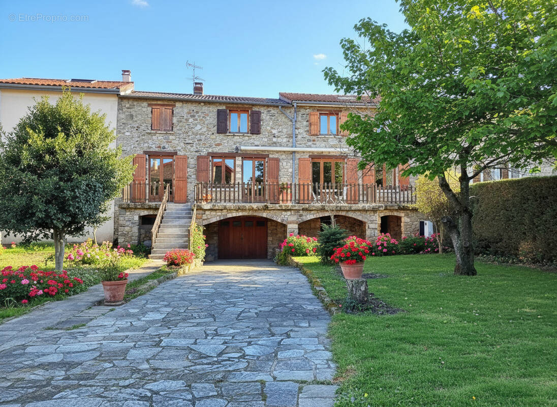 Maison à SAINT-ANDEOL-LE-CHATEAU