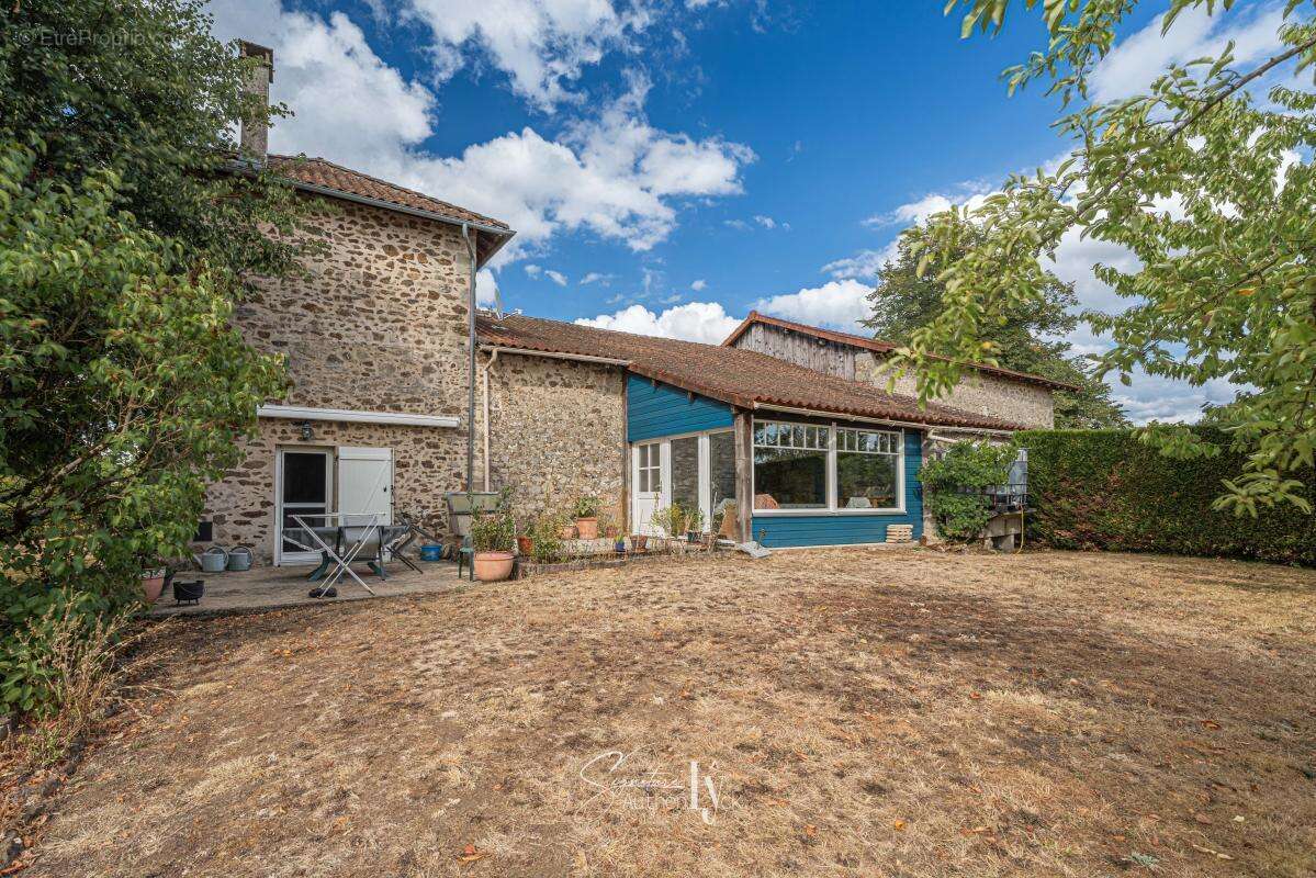 Maison 96 m² à Saint-Denis-Des-Murs  - photo 7