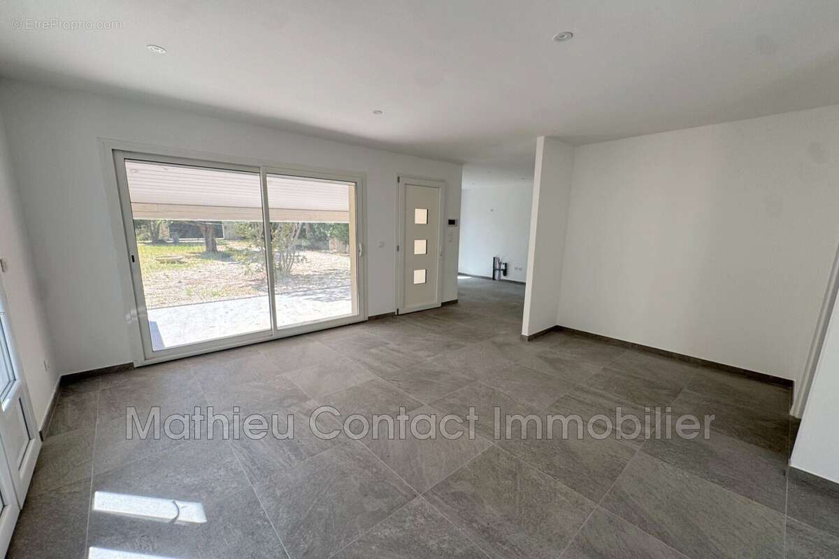 Maison à BOUILLARGUES