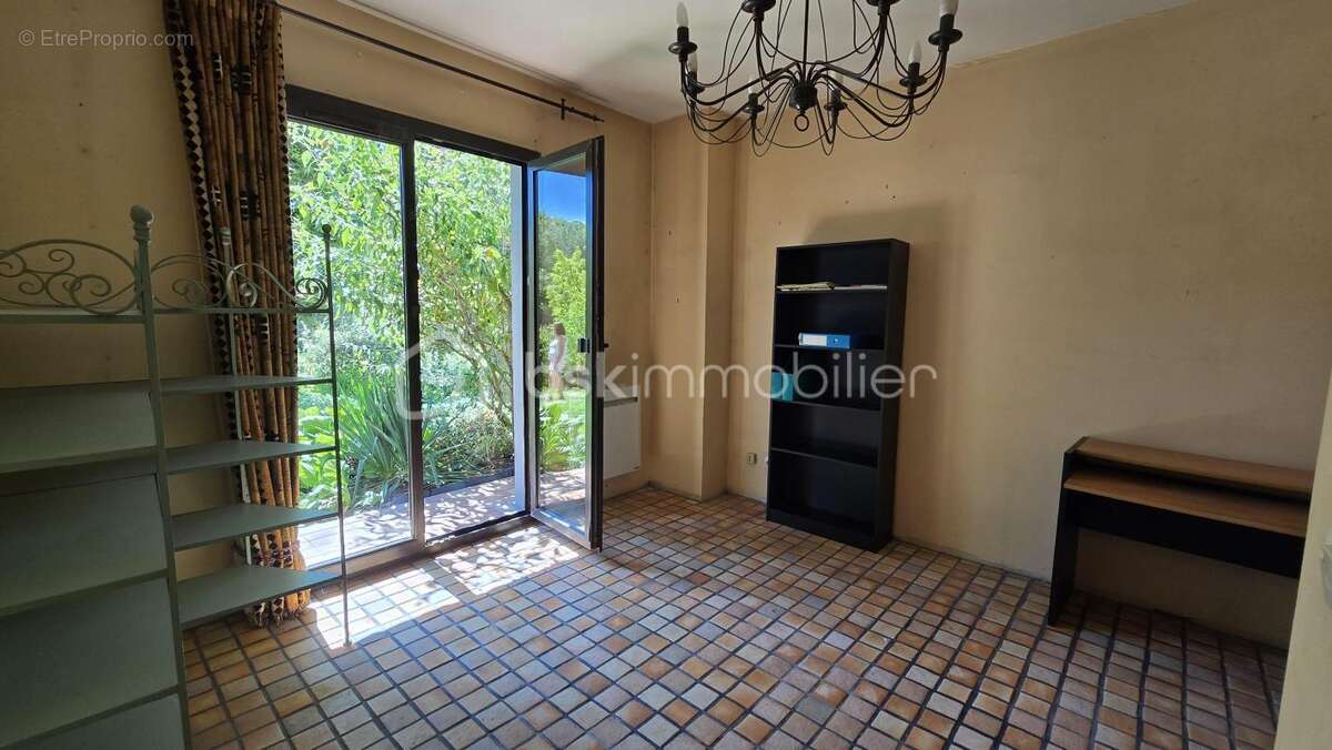 Maison de Charme avec un Fort Potentiel à Catenay !!! - photo 17