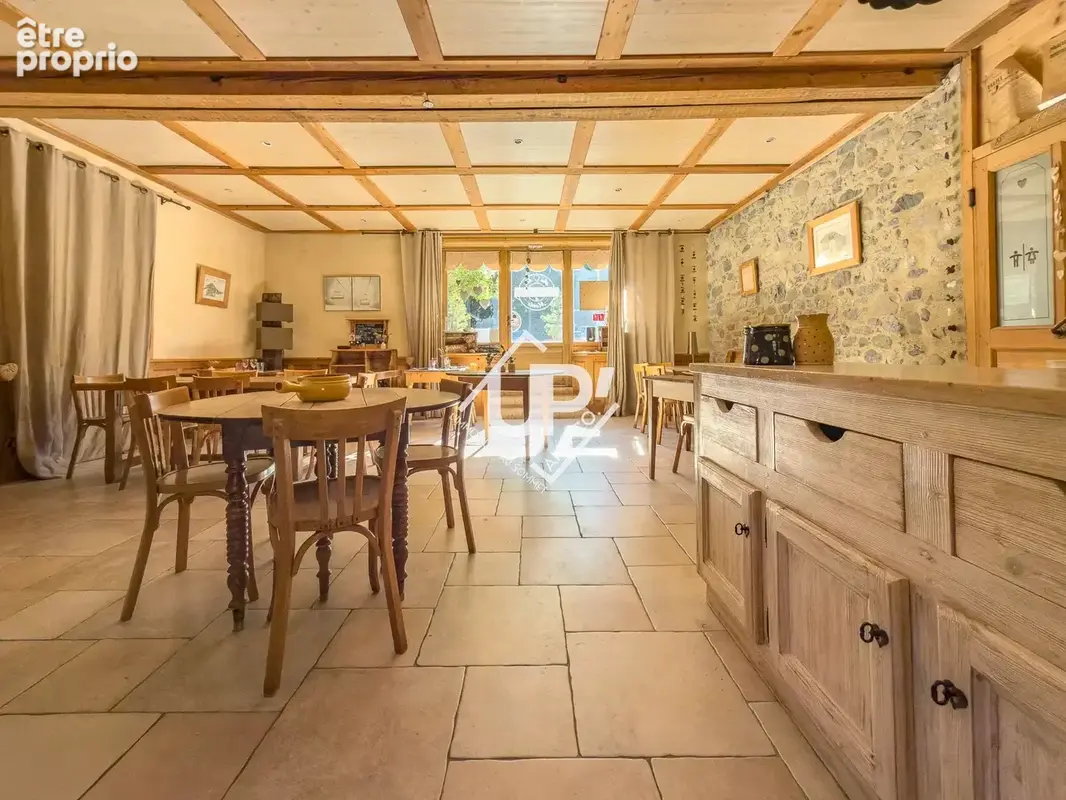 Ensemble immobilier de caractère – Plus de 530 m² au cœur des Aravis - photo 8