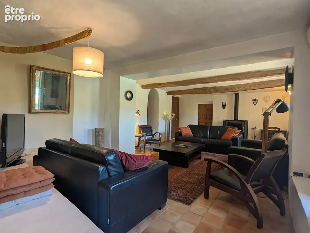 VILLECROZE bastide du 19e, 8 pièces, 180 m², 1 ha de terrain, piscine - photo 9