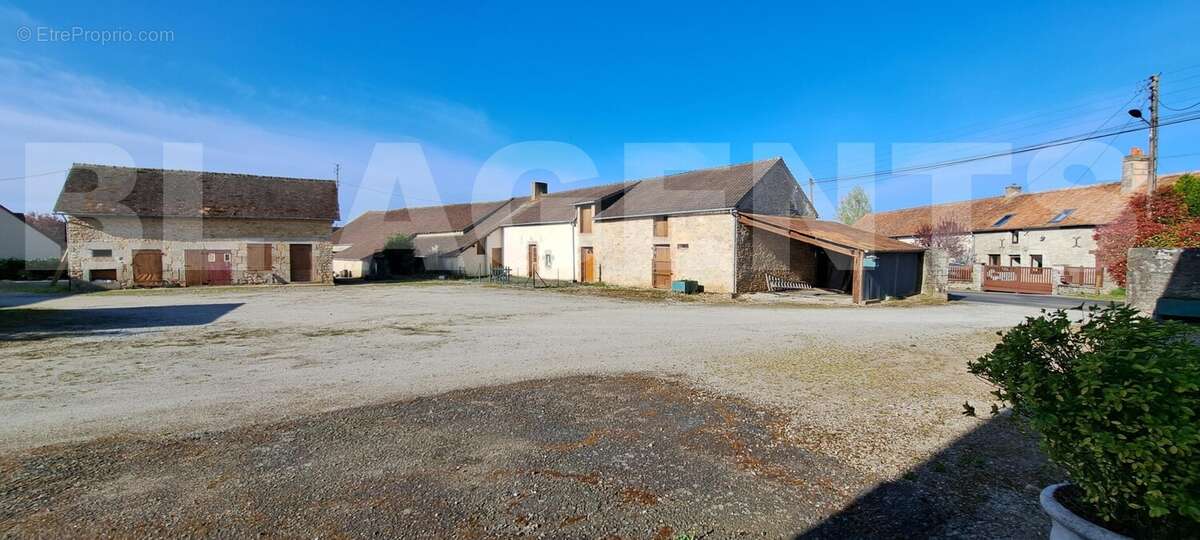 20250404_101046 - Maison à SAINT-PATERNE