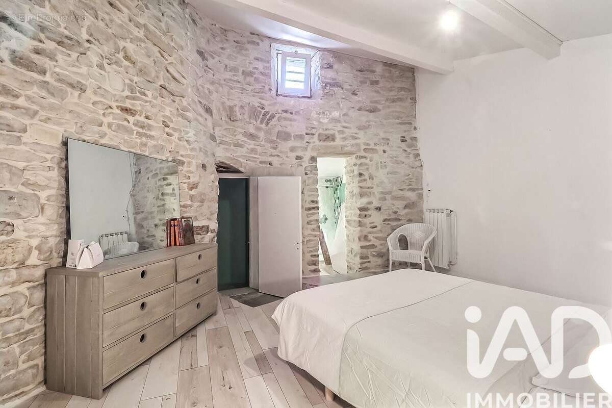 Maison 208 m² à Nages-Et-Solorgues  - photo 7