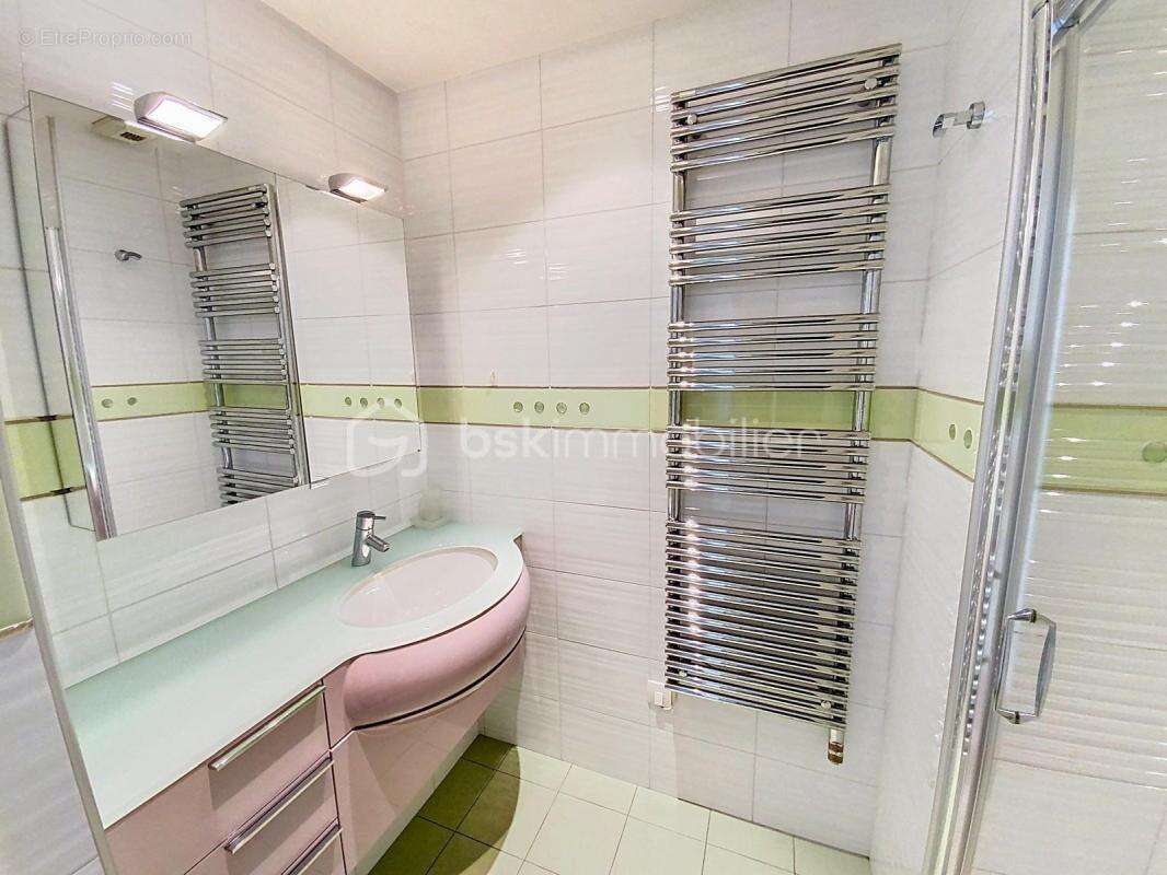 Cannes – banane carré d’or – 4 pièces – 3 chambres – terrasse 44 m² – parking – cellier - photo 8
