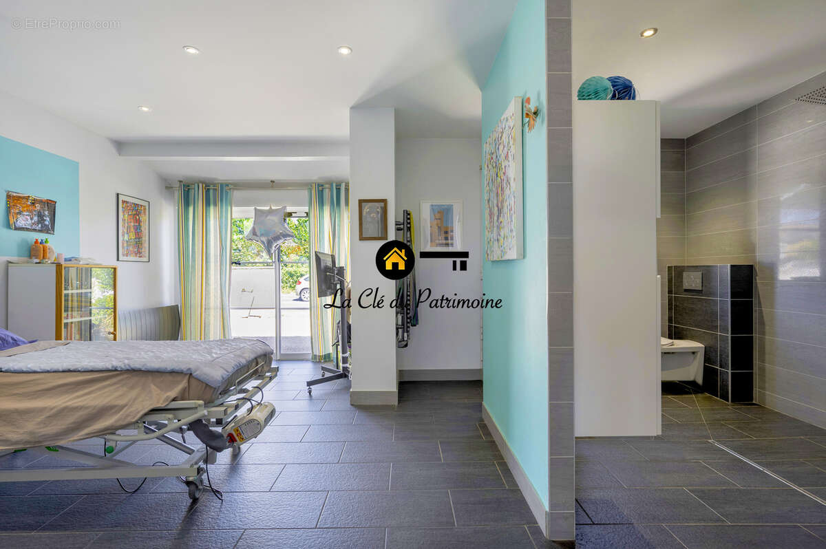 Maison de plain pied 4 pieces - 118 m2 -  piscine -garage- terrain de 857 m2 - st andre de cubzac - photo 14