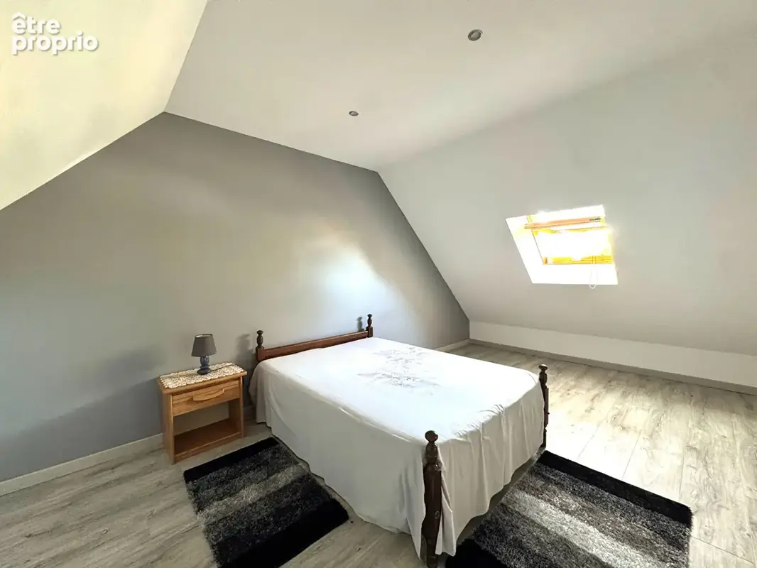 Maison familiale de 210 m² avec 6 chambres dont  3 chambres de plain-pied  et  jardin à saint-mars-la-brière - photo 11