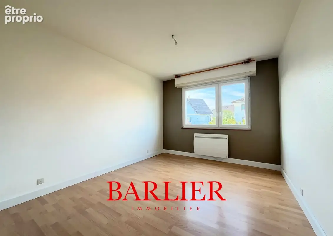 Appartement 4 pièces de 92 m2 avec garage, caves et jardin. - photo 5