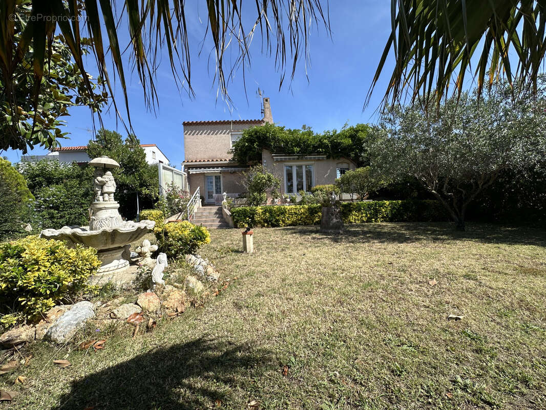 SAINT CYPRIEN. Maison 4 faces, terrain 800 m2 - photo 5