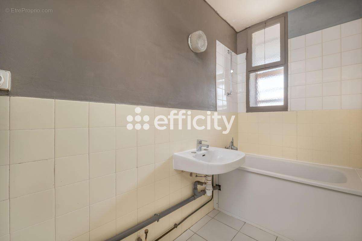 Appartement à MARSEILLE-9E