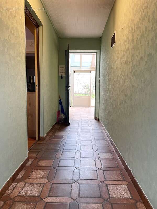 Entrée-couloir - Maison à BONNETABLE