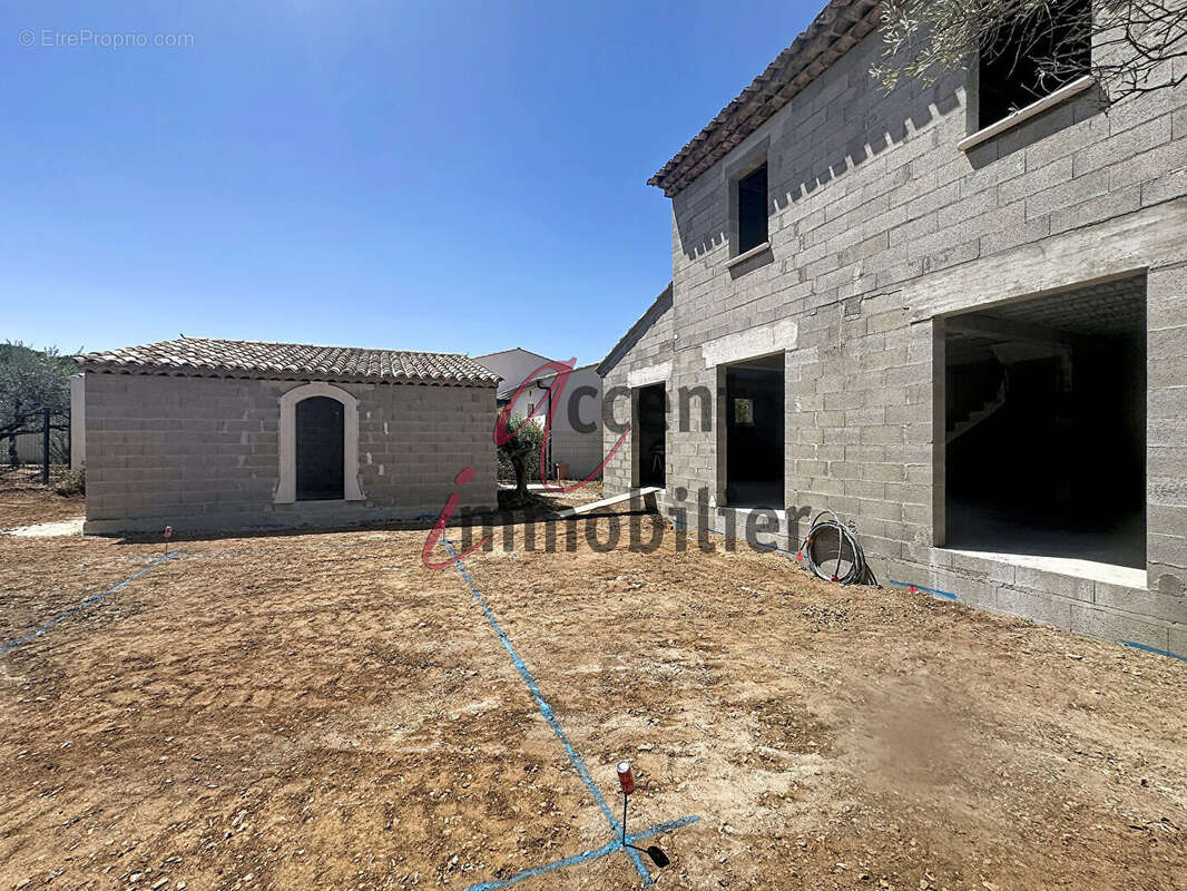 Eygalières, maison neuve 90m² avec garage et piscine - photo 2