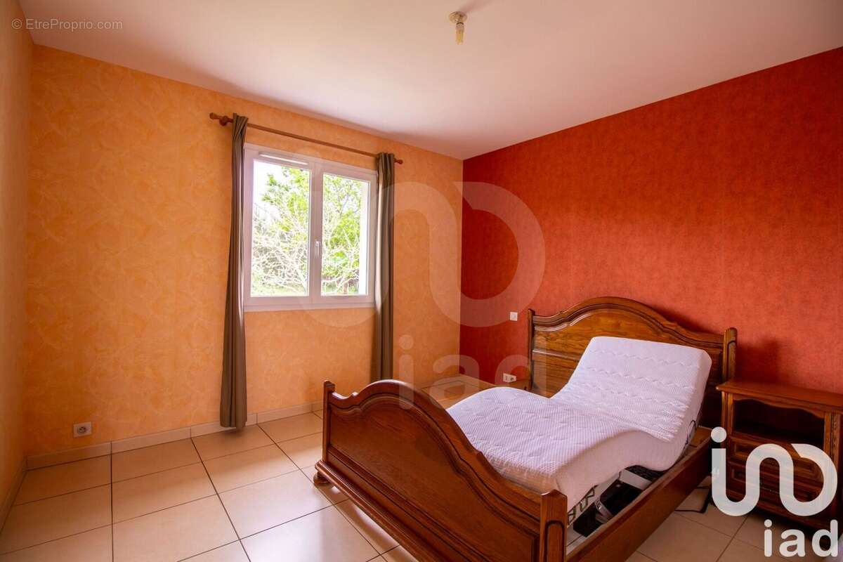 Photo 9 - Maison à SAINT-JULIEN-EN-BORN