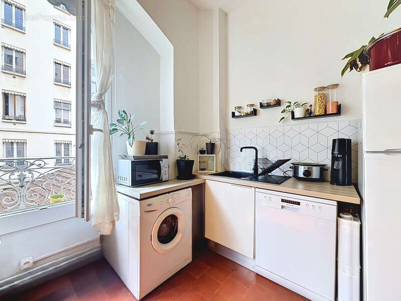 T2 de charme – Vieux Lyon / Perrache – 42 m² rénové – faibles charges - photo 3