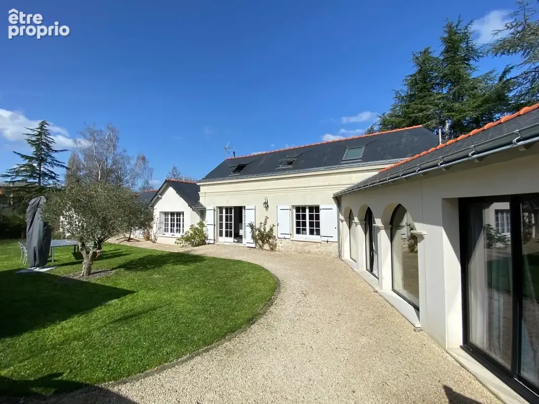 VARENNES SUR LOIRE, Longère rénovée de 134m² habitables / 151m² utiles avec garage et jardin - photo 2