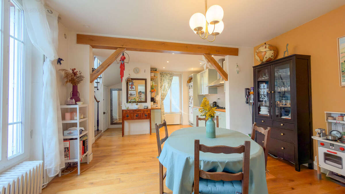 Maison à MONTGERON