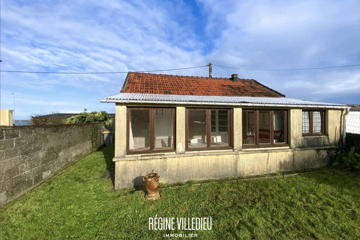 Maison à EQUEURDREVILLE-HAINNEVILLE