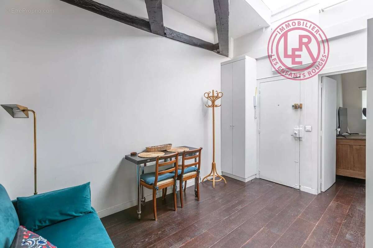 Appartement à PARIS-3E