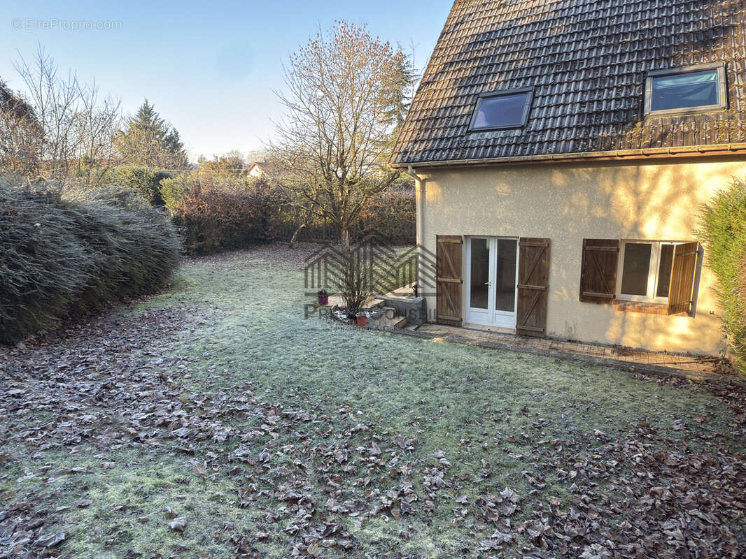 Maison à LES DAMPS