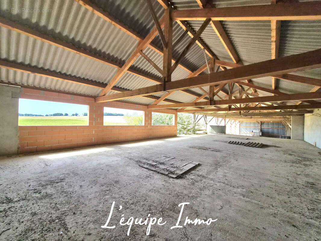 Ancienne étable et grange à réhabiliter avec CU et permis de construire - photo 4