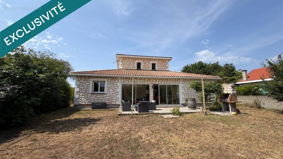 Photo 1 - Maison à AMBARES-ET-LAGRAVE