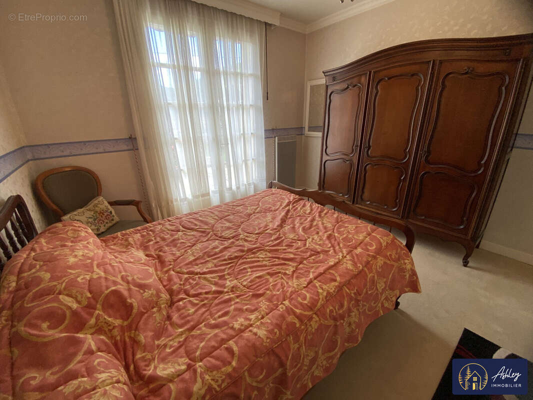 Maison 7 pièces BORT-LES-ORGUES - Maison à BORT-LES-ORGUES