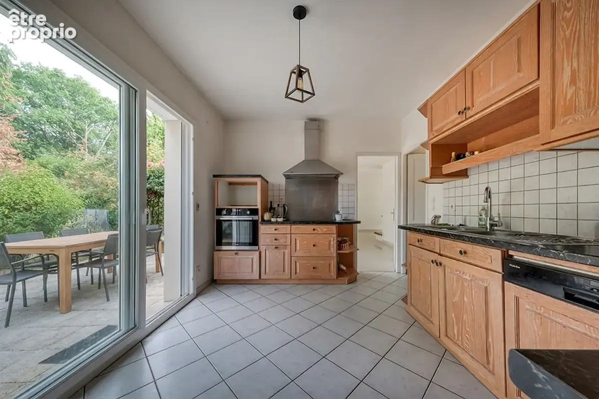 Maison individuelle - 2000m2 de terrain - 4 chambres - bureau - double garage.. - photo 6