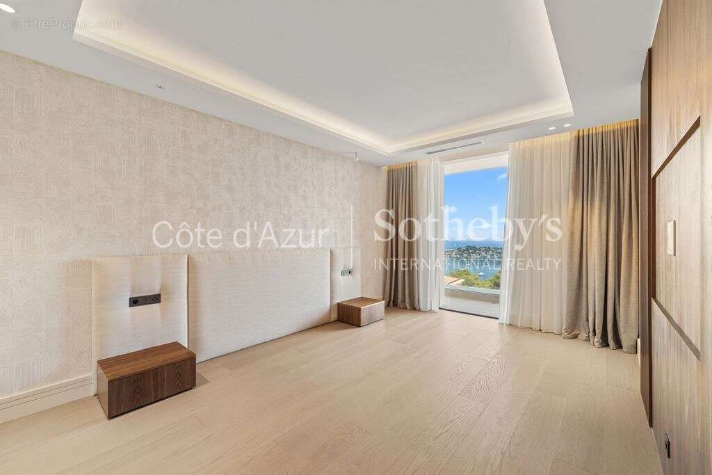 Villa contemporaine avec vue mer panoramique à Nice Mont Boron, face à Villefranche-sur-Mer - photo 17