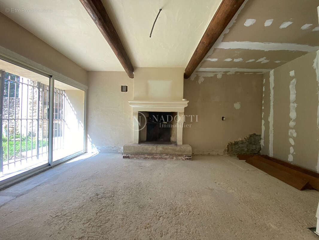 Mas à Cabrières D'Avignon avec terrain constructible. - photo 10