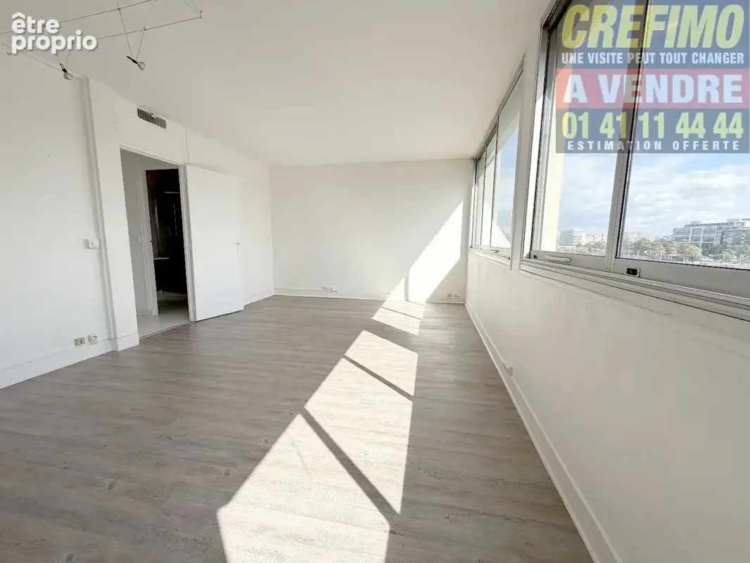 Appartement à COURBEVOIE