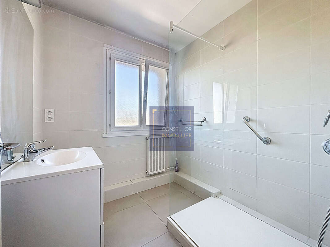 Appartement à SAINTE-FOY-LES-LYON