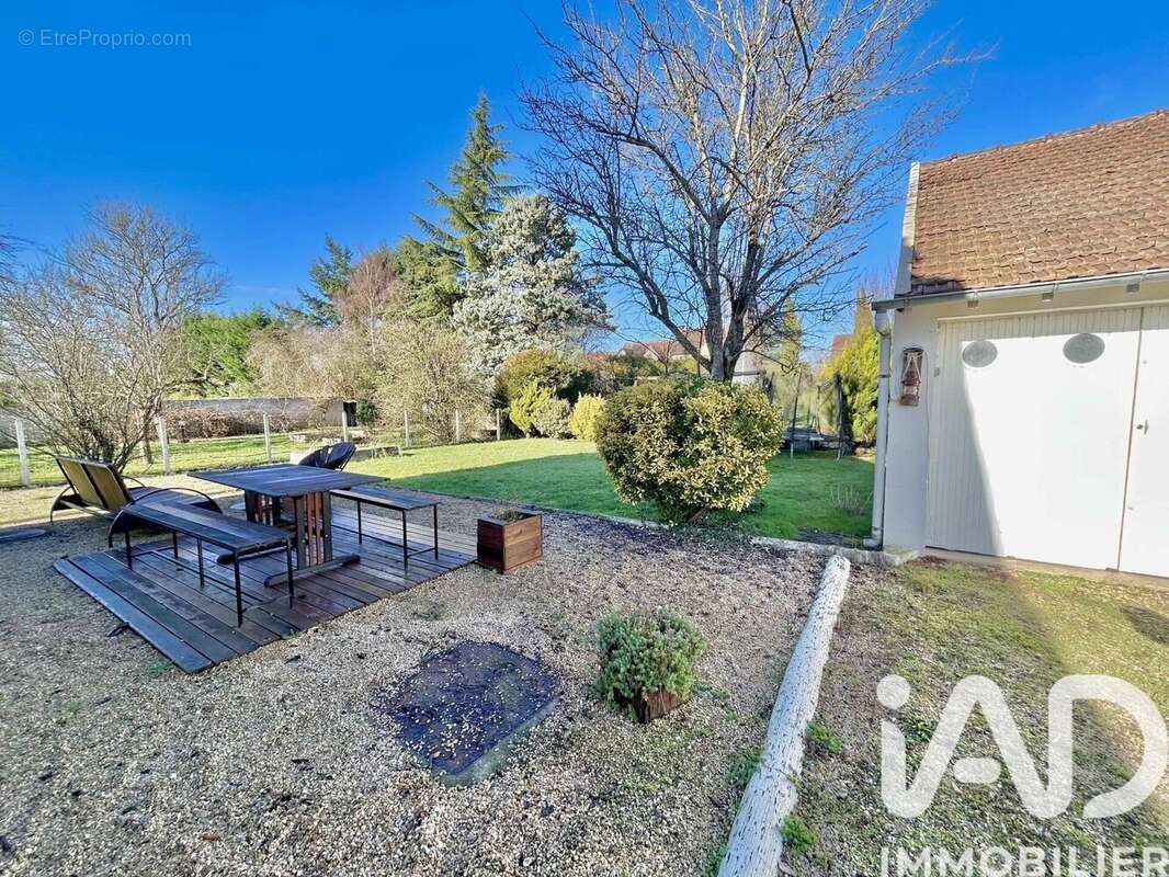 Photo 2 - Maison à URY