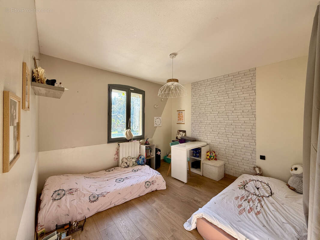 Maison à SAINT-THIBERY