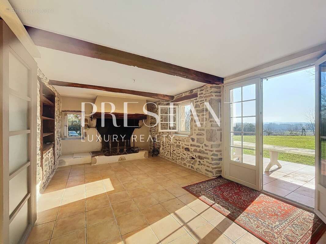 Maison à ORTHEVIELLE