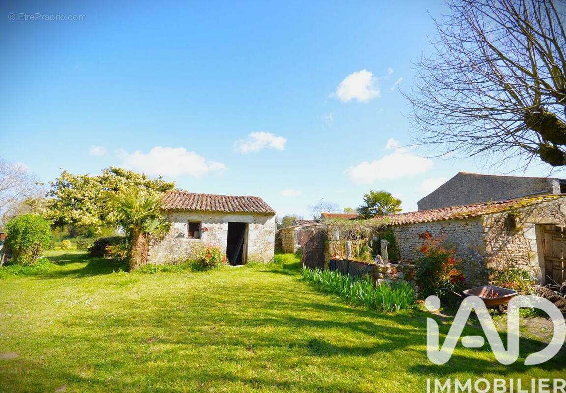 Photo 1 - Maison à CORME-ECLUSE