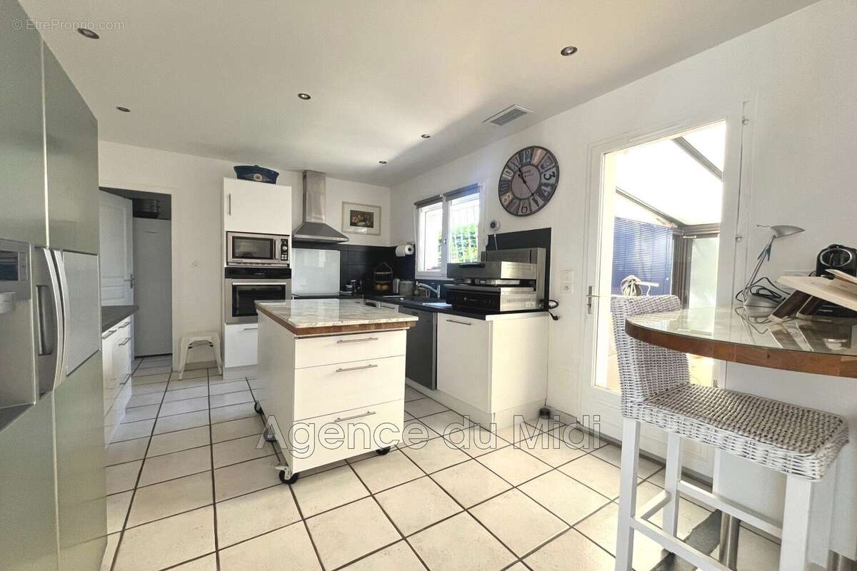 Maison 113 m² à Caves  - photo 4