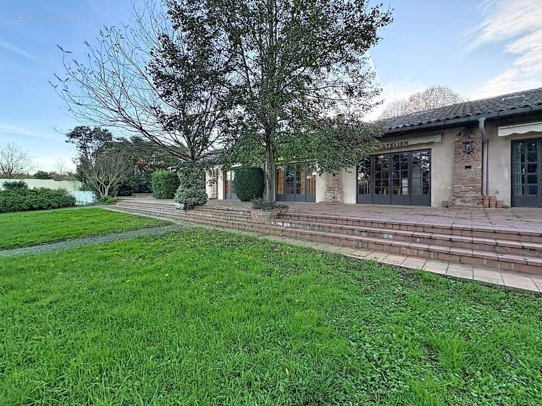 Maison à MONTAIGUT-SUR-SAVE