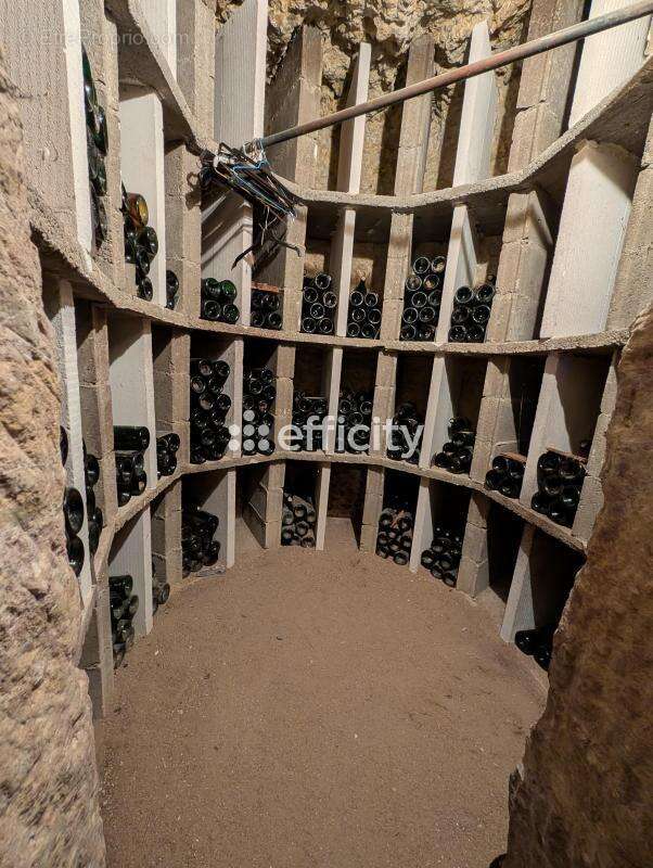 Parking à PARCAY-MESLAY