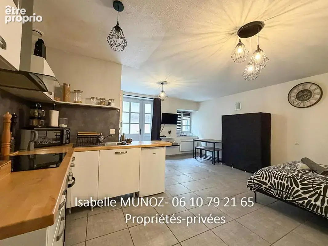 Immeuble Riom, 122 m2 et 180m2 de dépendances (grange avec parking, cave voutée?) - photo 5