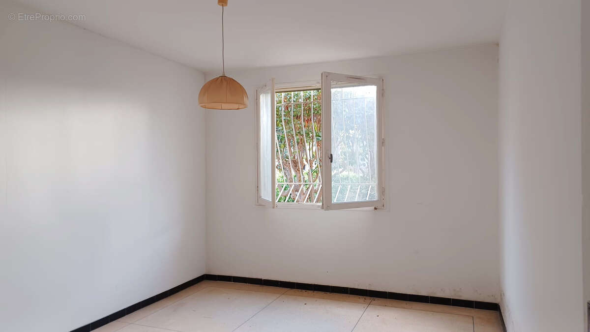 Appartement à SIX-FOURS-LES-PLAGES