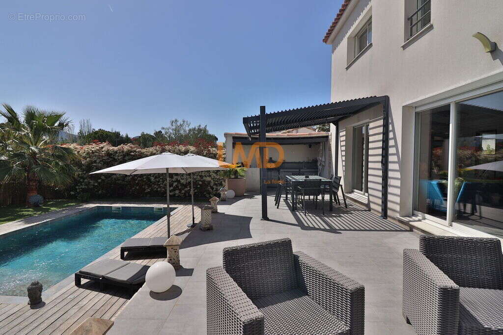 Maison contemporaine 4 chambres Piscine Secteur très recherché - photo 3