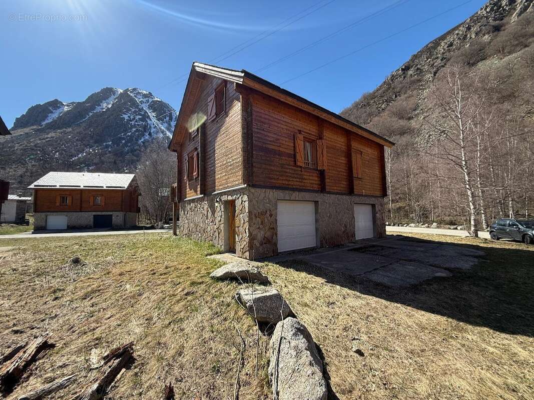   - Maison à L'HOSPITALET-PRES-L'ANDORRE