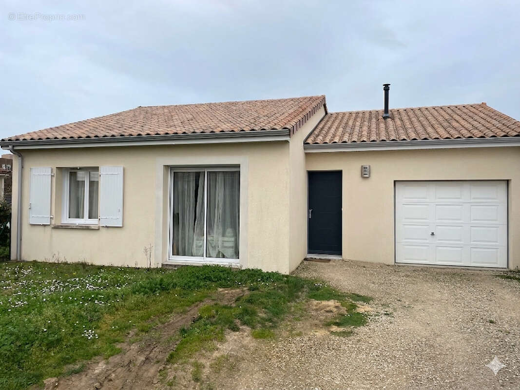 Maison à MIGNALOUX-BEAUVOIR