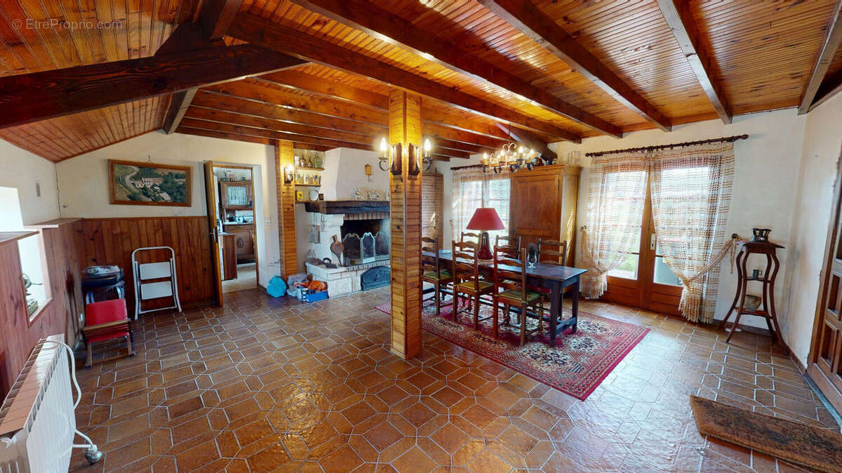 Maison à MENETOU-COUTURE