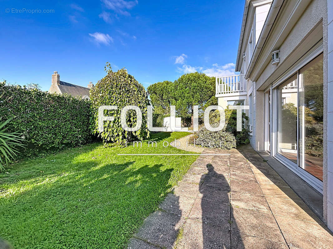 Maison à JULLOUVILLE