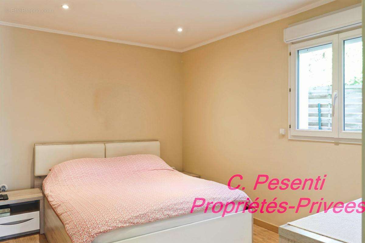 Maison à SAINT-THIBAULT-DES-VIGNES