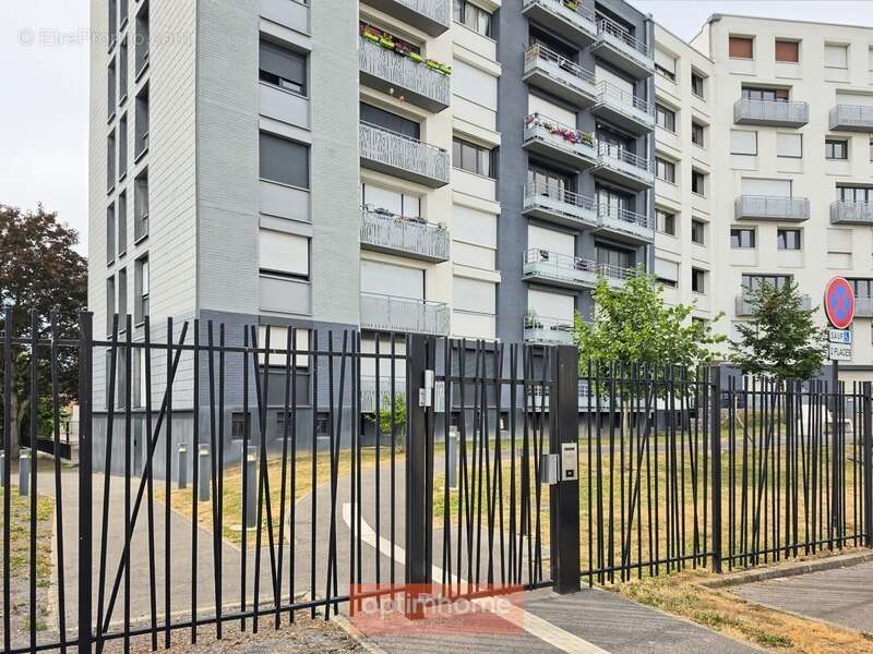T4 de 83 m² – 3 chambres – Balcon – Cave – Garage – Résidence "Plein Sud" – ARRAS - photo 17